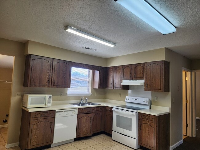 Photo - 101 Lytle Rd Unit A