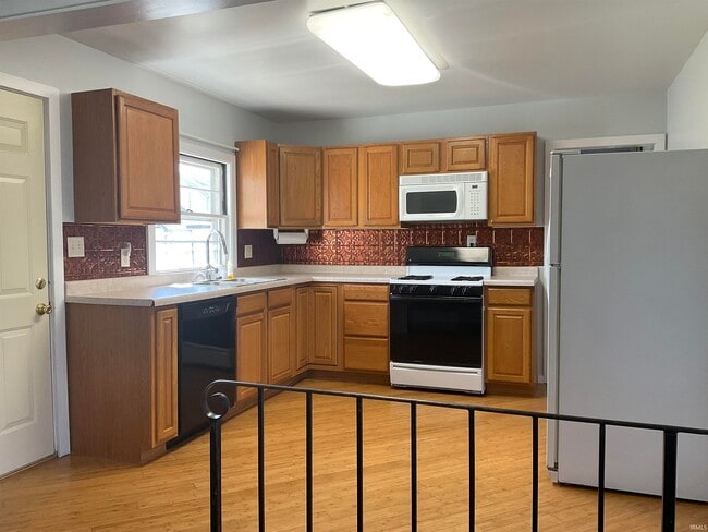 Photo - 3011 Fairoak Dr