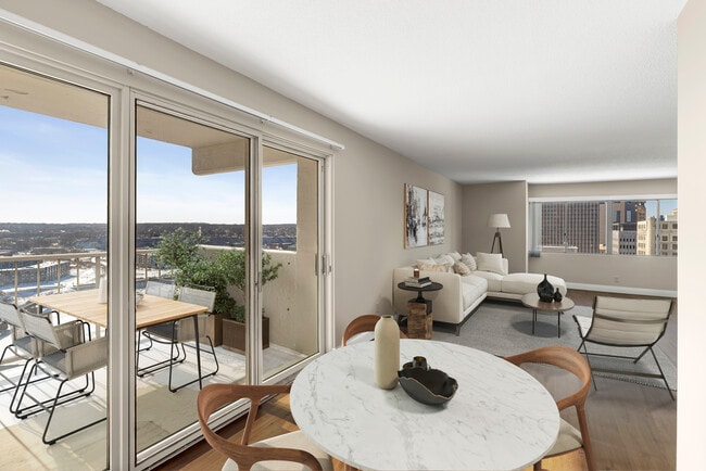 Photo - Kellogg Square