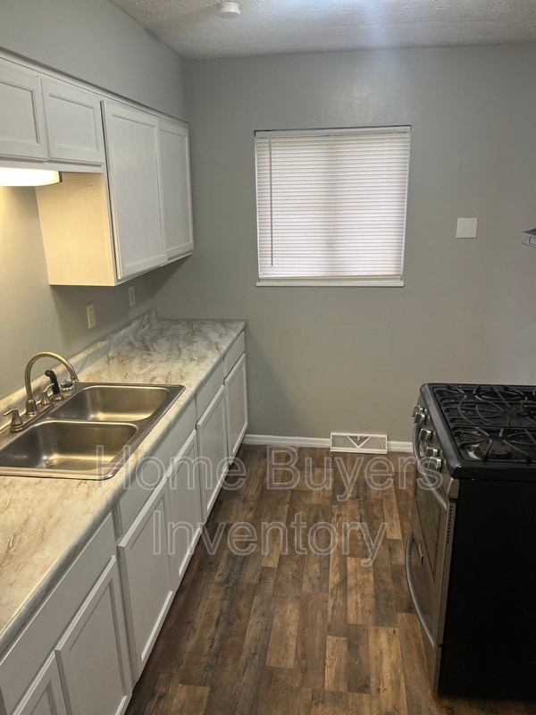 Photo - 536 Hyatt Ave