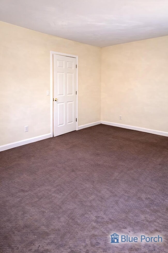 Photo - Mosely St Unit B