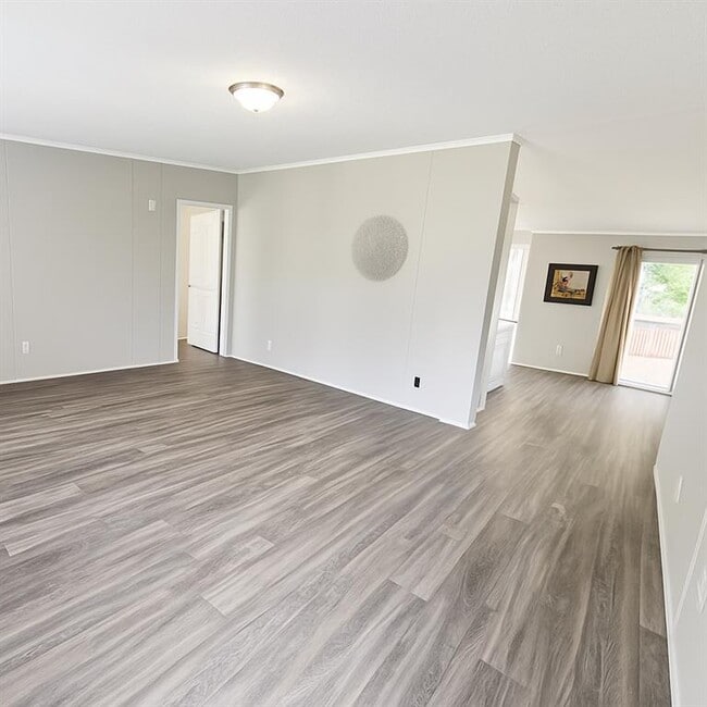 Photo - 325 Washington Dr