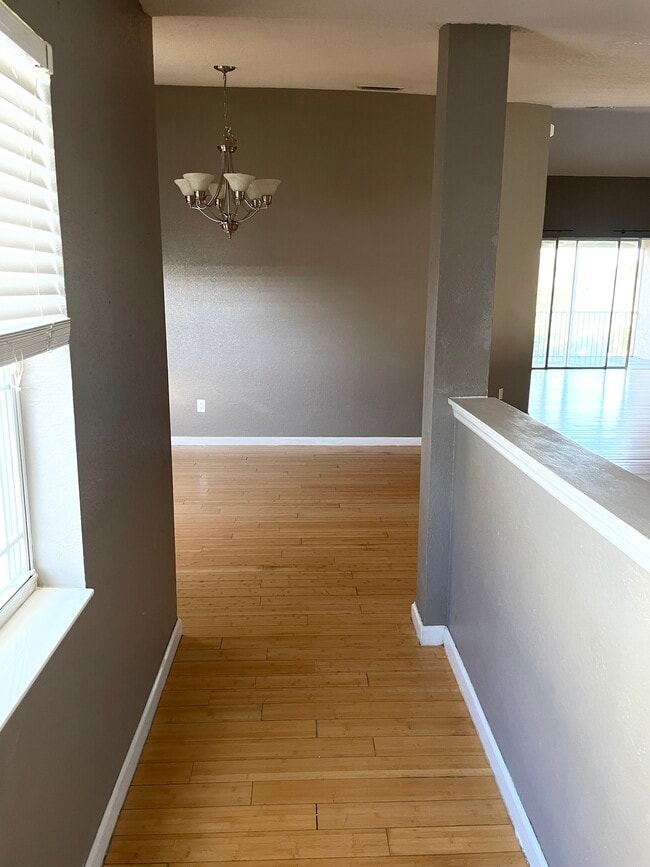 Pasillo - 4560 SW 52nd Circle Unidad 104