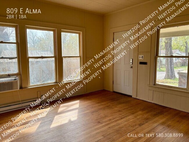Photo - 809 E Alma-