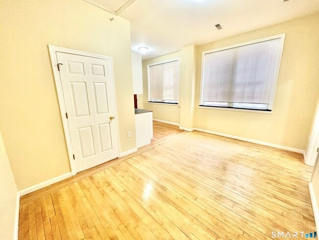 Photo - 135 W Main St Unit 2E