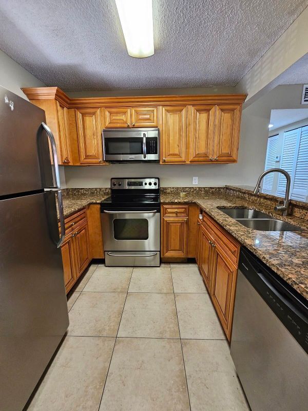 Building Photo - 1447 Lake Crystal Dr Rental