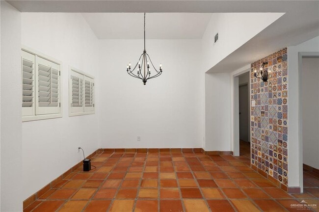 Photo - 15 W Dallas Ave Unit 7