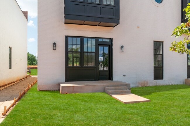 Photo - Minimalist Magic: 2-Bed Apartment Over Selah’s Creative District