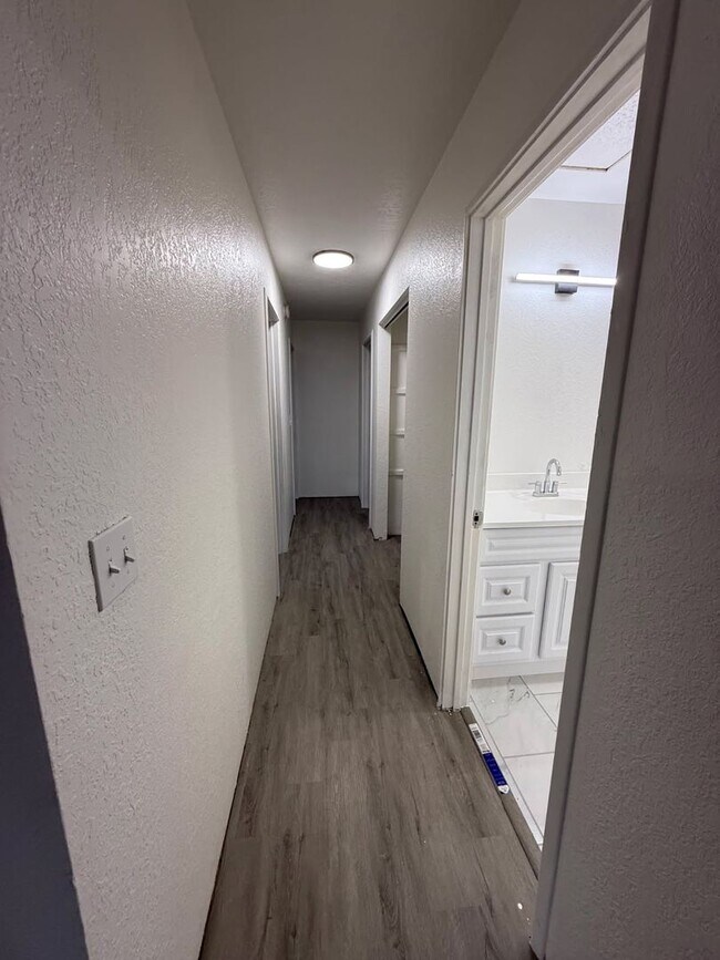 Photo - Beautiful 3 bedroom home NEWLY RENOVATED!