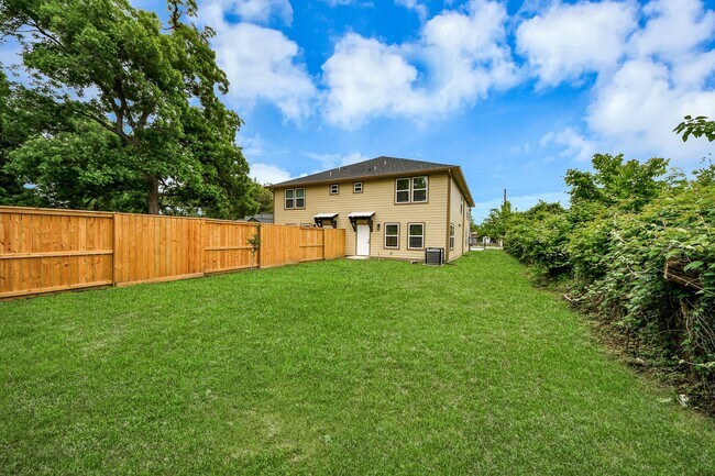 Photo - 2430 Dolly Wright St
