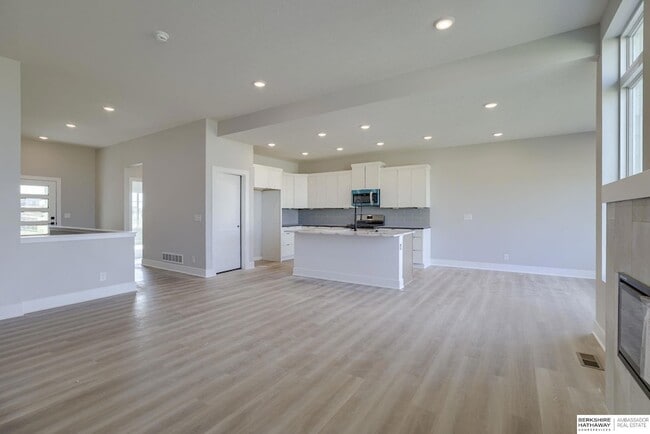 Photo - 21144 Jessie Ave