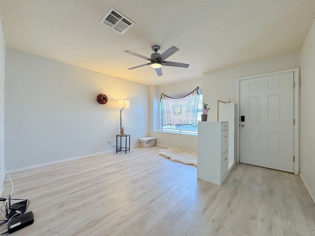 Photo - East El Paso 3 bed Refrig A/C across from Park!