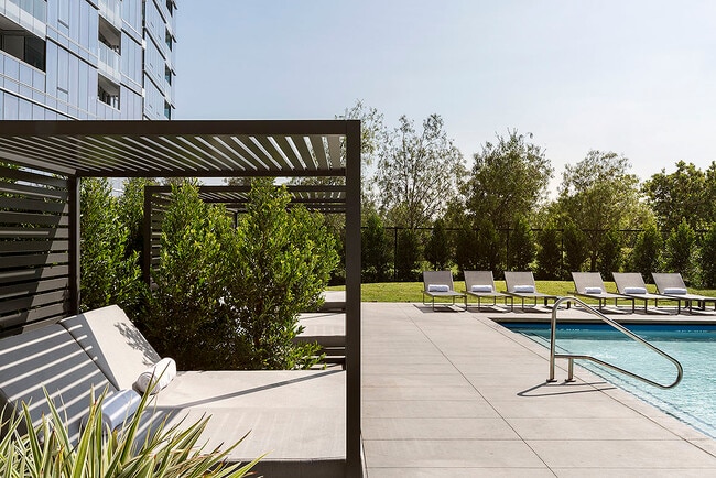 Photo - Ten Thousand