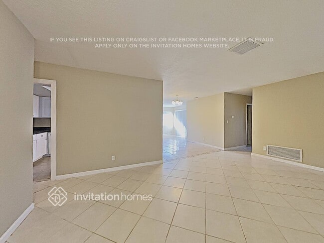 Photo - 122 Van Dyck Dr