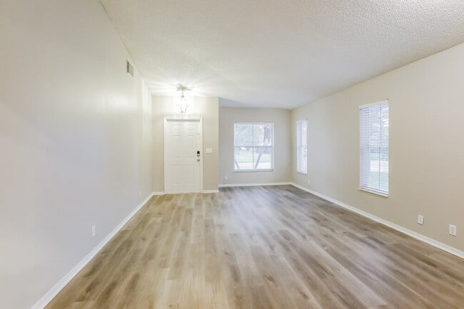 Photo - 16203 10th St