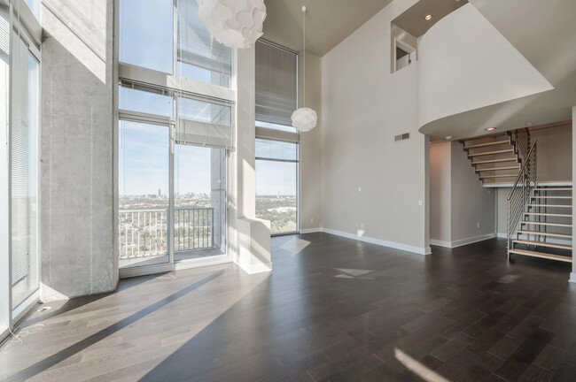 Building Photo - Luxury Meets Location – Prime 1 Bed Near H... Unit AHP3 Rental