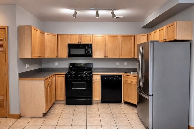 5848 S Prairie Ave Unit G