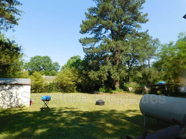 Photo - 718 Yorkshire Dr