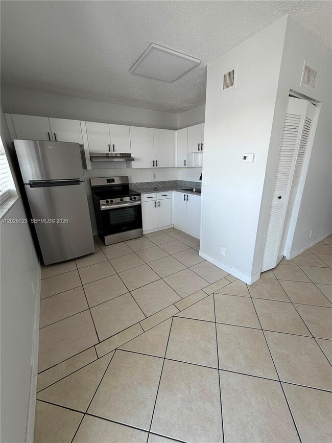 Building Photo - 351 NW 42nd Ct Unit 208
