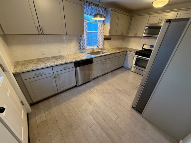 Photo - 389 Channing St