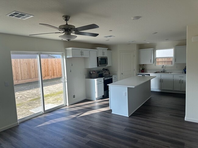 Photo - 793 Wild Oak St