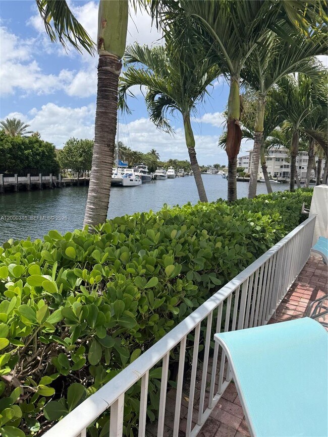 Photo - 401 Golden Isles Dr Unidad 801