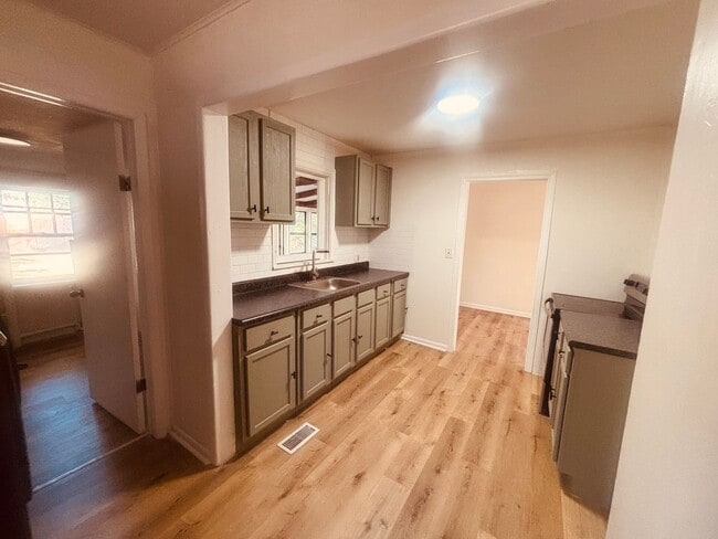 Photo - 1334 N Estelle St