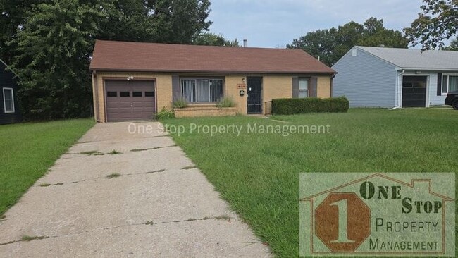 Photo - 3 Bedroom, 2 Bathroom with 1 Car Garage in Gladstone, Missouri