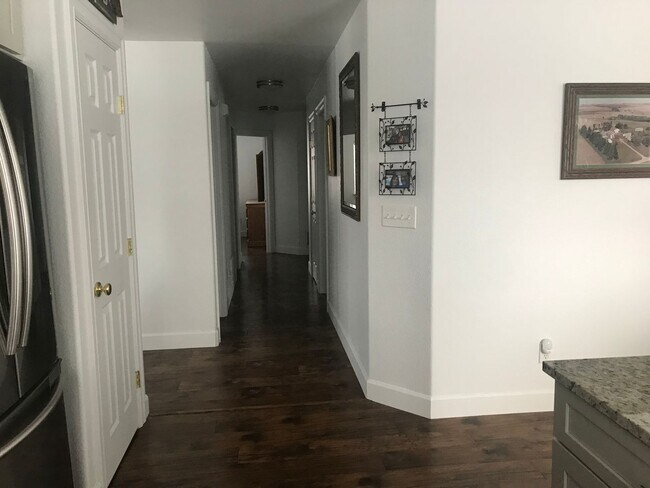 Photo - Beautiful 3 bed, 2 bath in the desirable S...