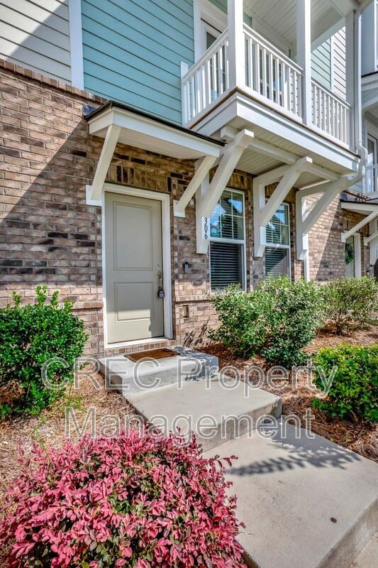Photo - 306 Pathfinder Way