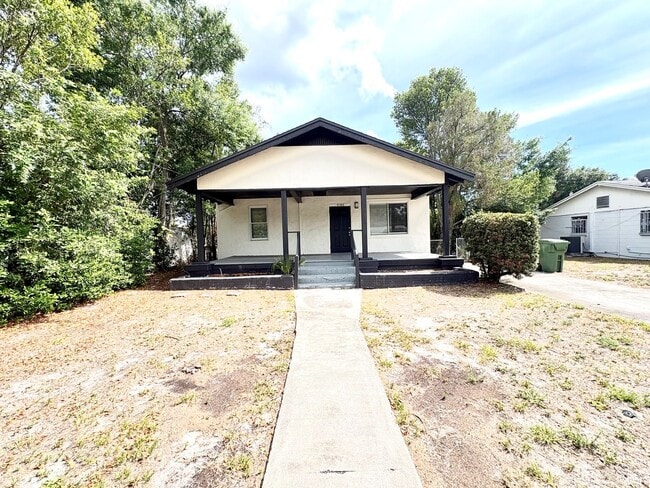 Photo - 3 BED/2 BATH Historic Home Available NOW!