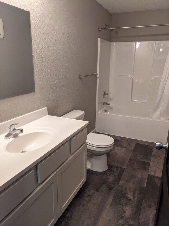 Photo - Lakeview Apartments