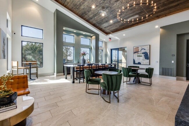 Aura High Pointe