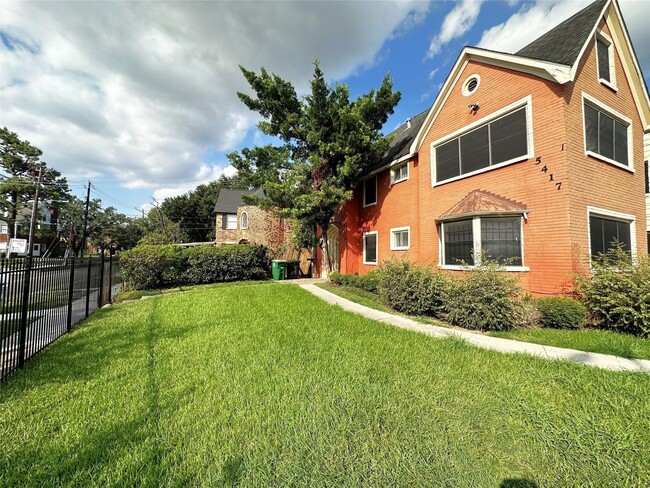 Building Photo - 5417 Ennis St Unit 4