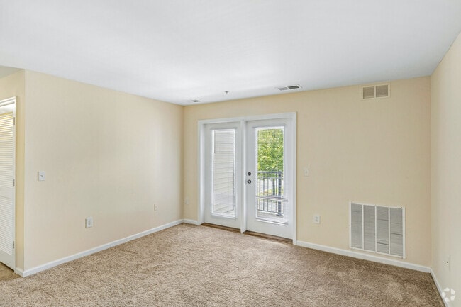 The Elm - 1 BR, 1 BA - 720SF - Living Room - Heritage Forest I