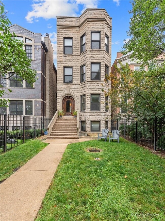 Building Photo - 2647 W Logan Blvd Unit 1