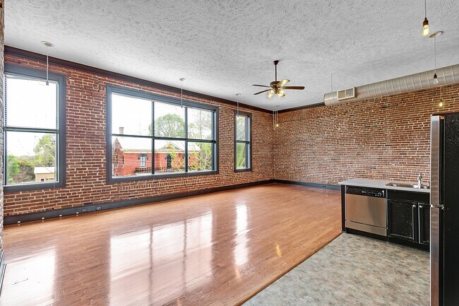 Photo - 217 E Deaderick St