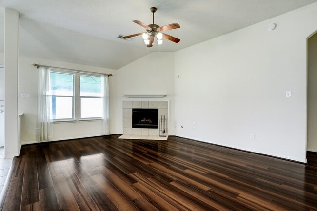 7605 Waterlilly Ln