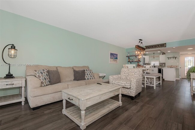 Photo - 9811 N Hollybrook Lake Dr Unit 204