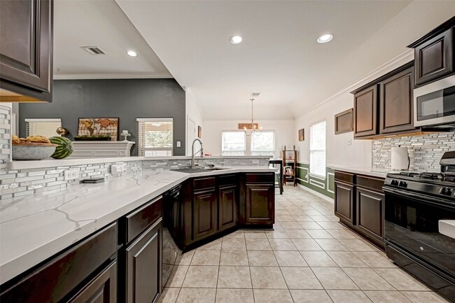 Building Photo - 7905 Livingston St