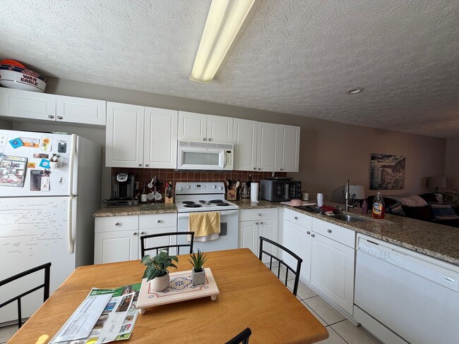 Photo - Donahue Crossing Golf View #2812 Unit 2812