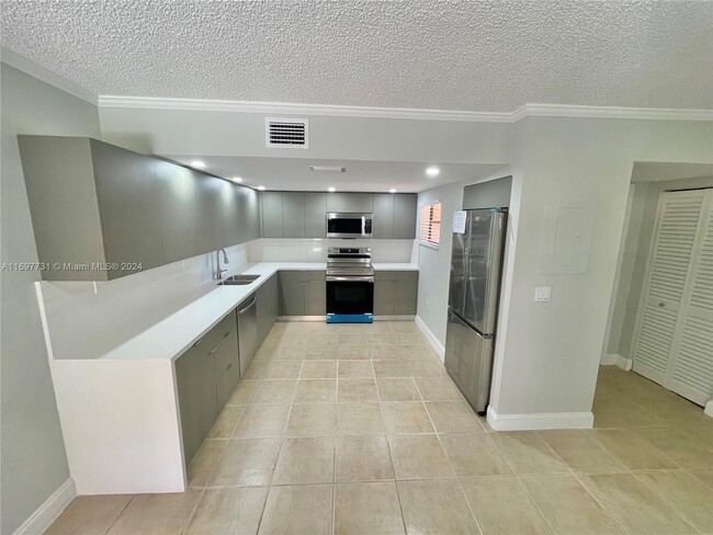 Photo - 10897 NW 7th St Unidad 14-29 Rental