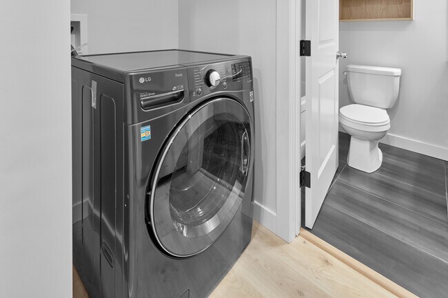 Photo - 3028-3169 169 St SW