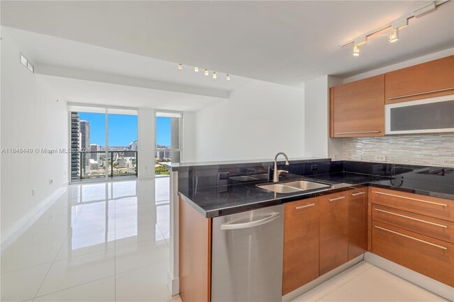 Building Photo - 244 Biscayne Blvd Unit 3904 Rental