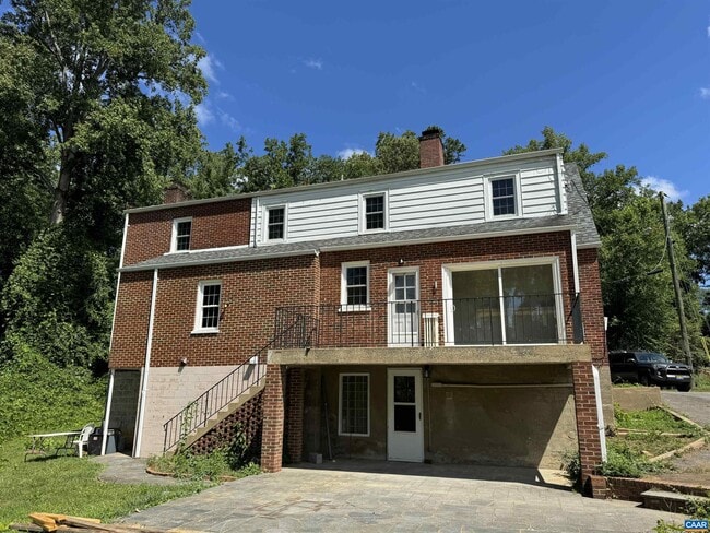 528 Valley Rd