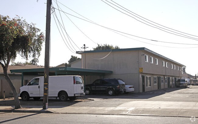 270 - 36851/36857 Sycamore St