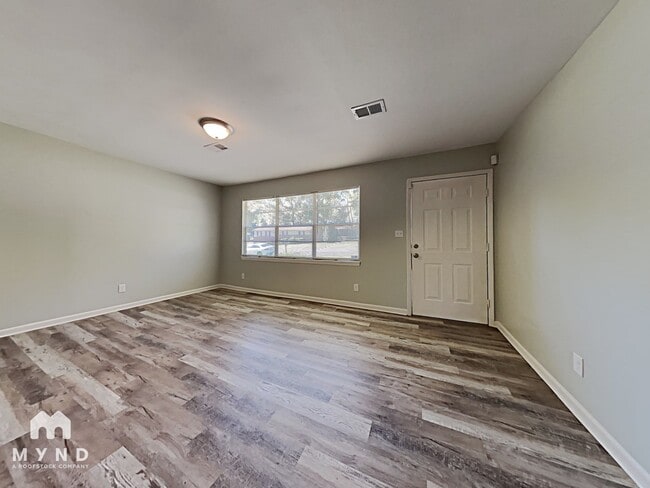 Photo - 921 27th Ave N