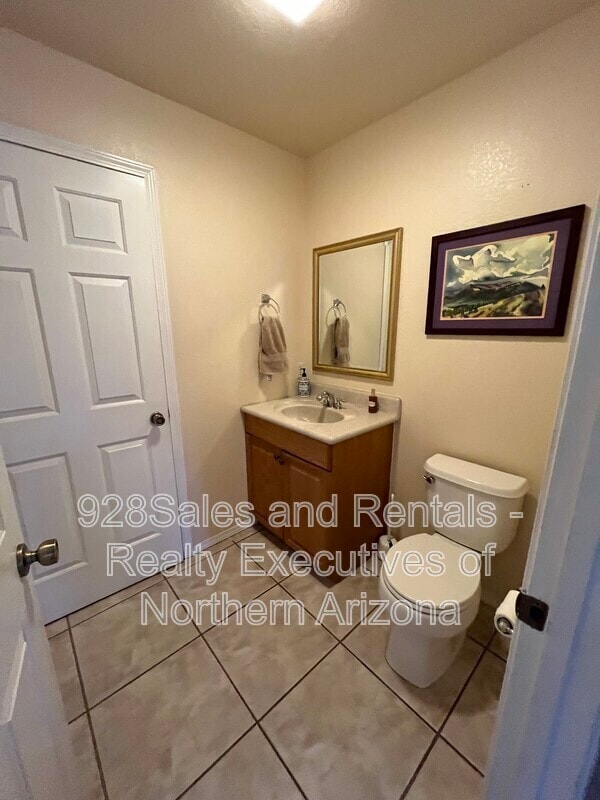 Photo - 1061 W University Heights Dr S