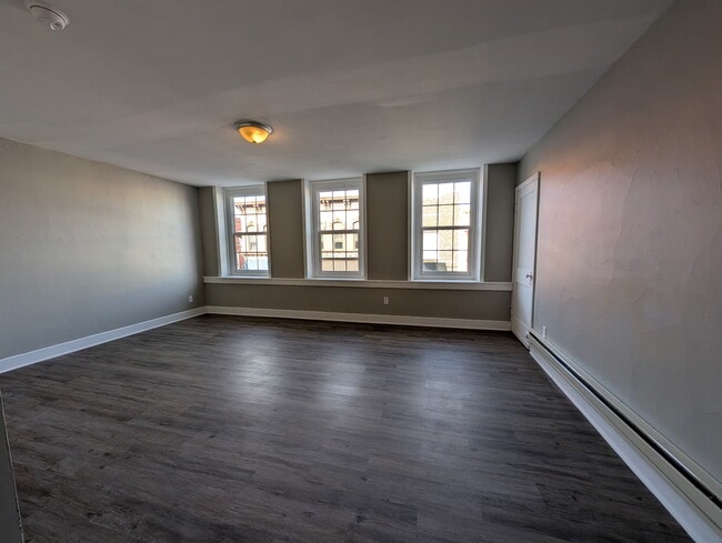 Photo - 56 1/2 W. Main St. -A Unidad A