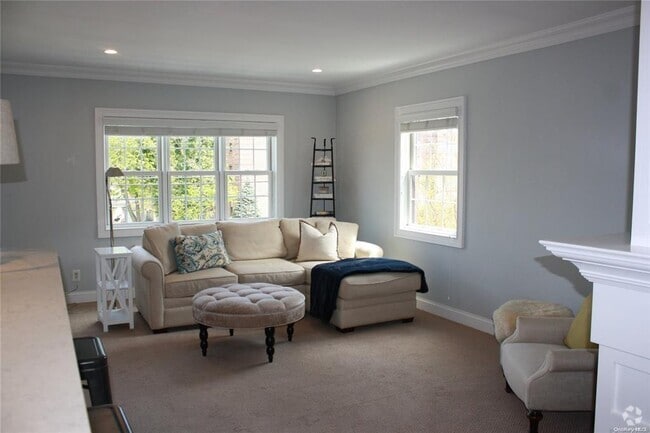 Building Photo - 28 Jefferson Ave Unit #2 Rental